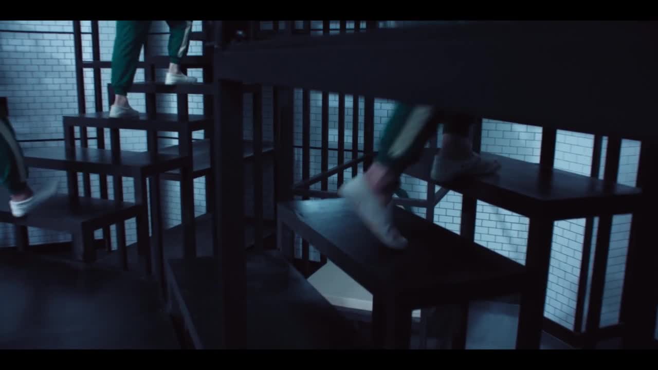 Кадры из сериала Игра в кальмара / Шестой раунд (2021)